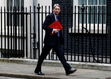 Britain says it has no plans to deploy combat troops in Libya - ảnh 1